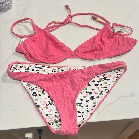 Pink Bikini Set with Patterned Lining - Picture 1 of 5